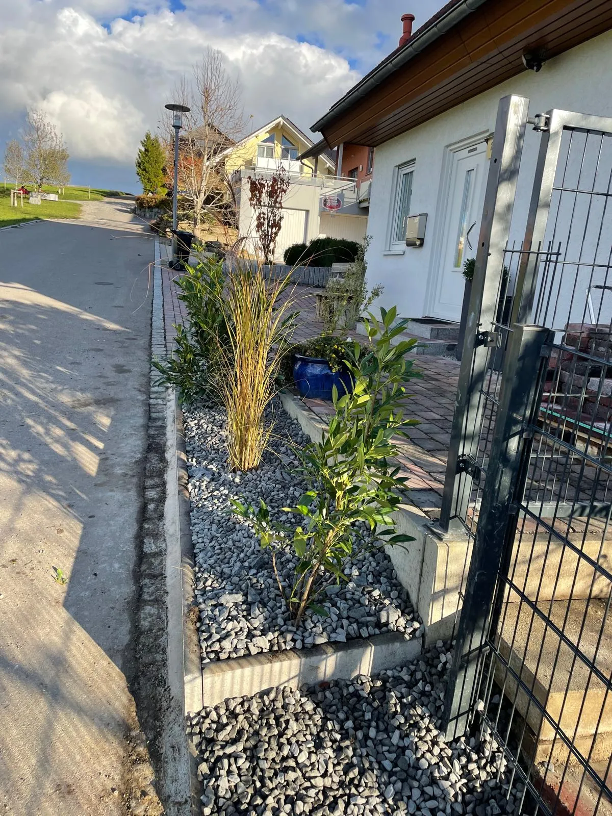 Zaunbau und Bepflanzung