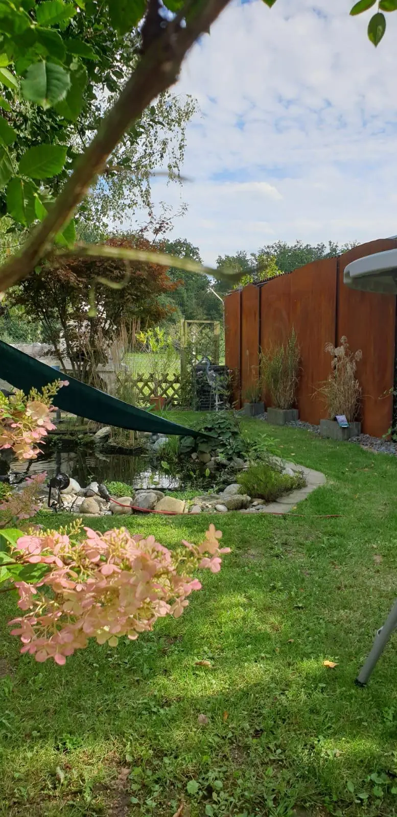 Frisch geschnittene Hecke
